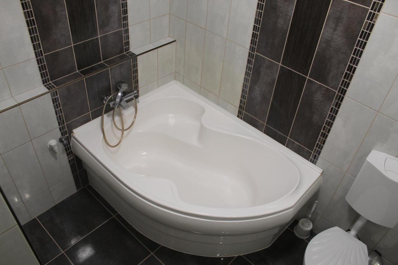 Sunny House Apartman Szeged Eksteriør billede