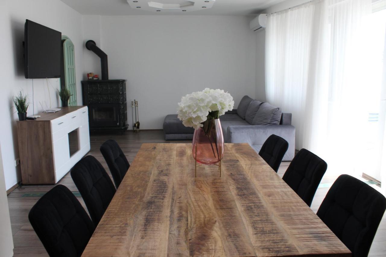 Sunny House Apartman Szeged Eksteriør billede